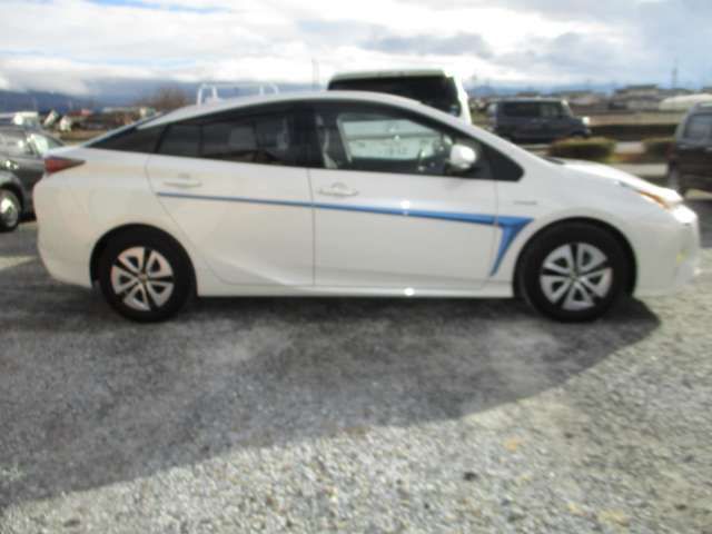 TOYOTA PRIUS 2016 Image 31