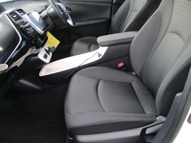 TOYOTA PRIUS 2016 Image 31