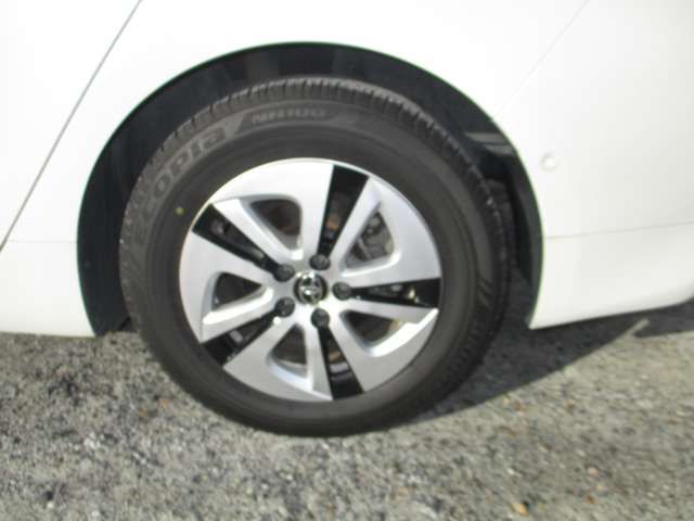 TOYOTA PRIUS 2016 Image 31