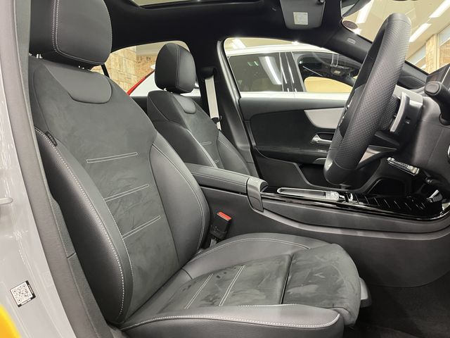 MERCEDES BENZ A CLAS 2025 Image 31