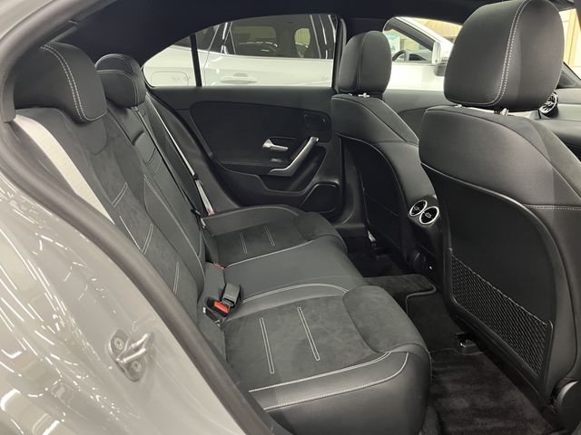 MERCEDES BENZ A CLAS 2025 Image 31