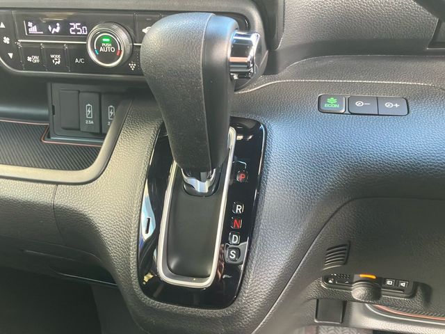 HONDA N BOX CUSTOM 2019 Image 31