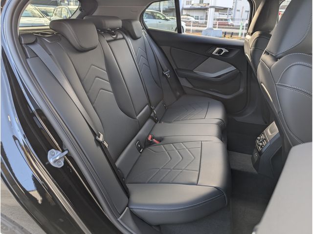 BMW 1SERIES 2025 Image 31