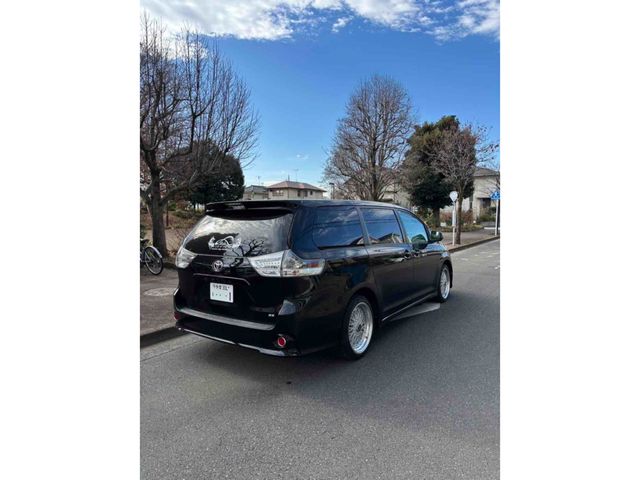 TOYOTA SIENNA 2011 Image 31