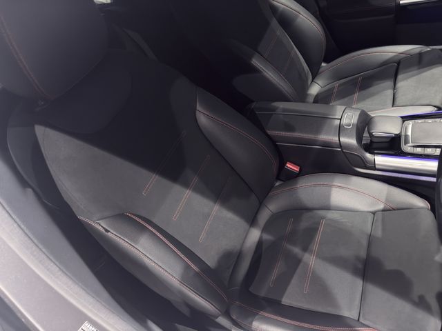 MERCEDES BENZ GLA CL 2021 Image 31