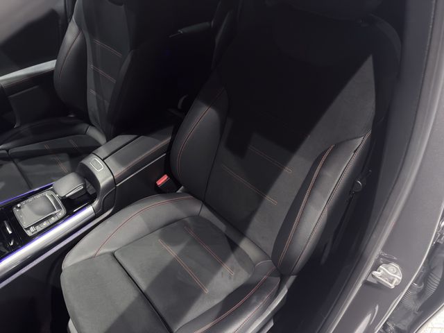 MERCEDES BENZ GLA CL 2021 Image 31