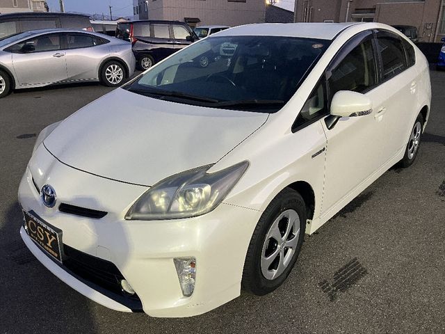 TOYOTA PRIUS 2013 Image 31
