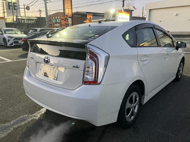 TOYOTA PRIUS 2013 Image 31