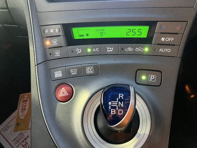 TOYOTA PRIUS 2013 Image 31