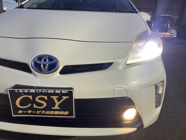 TOYOTA PRIUS 2013 Image 31