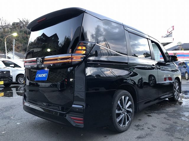 TOYOTA VOXY 2022 Image 31