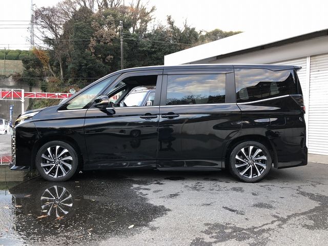 TOYOTA VOXY 2022 Image 31