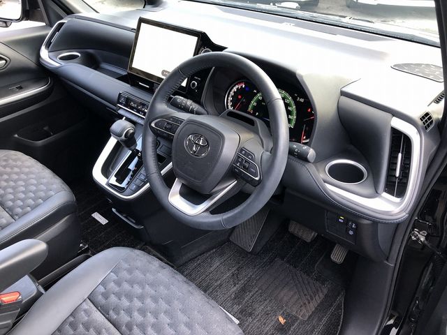 TOYOTA VOXY 2022 Image 31