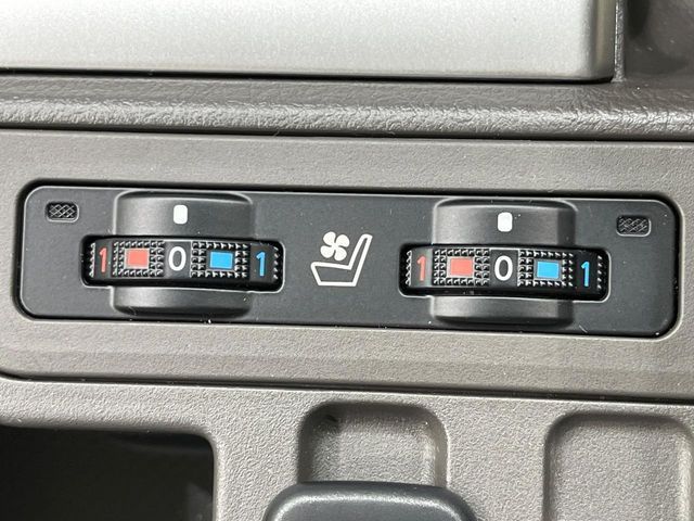 TOYOTA LANDCRUISER PRADO 2022 Image 31