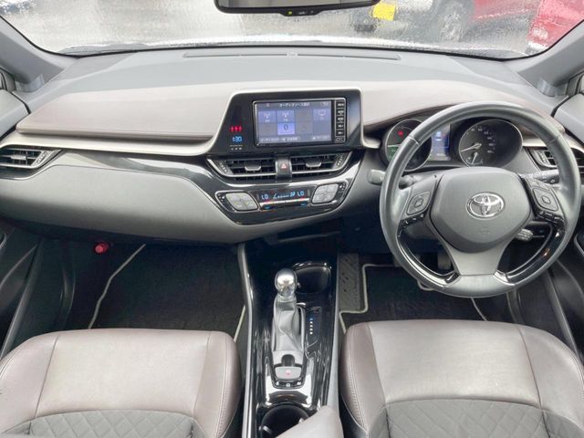 TOYOTA C-HR 2018 Image 31