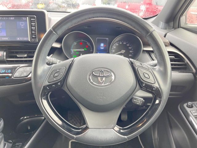 TOYOTA C-HR 2018 Image 31
