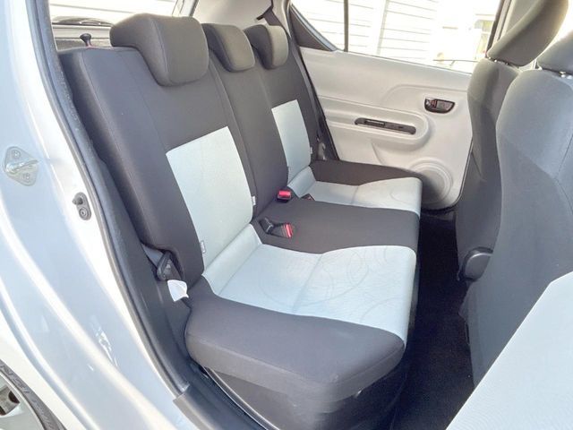 TOYOTA AQUA 2013 Image 31