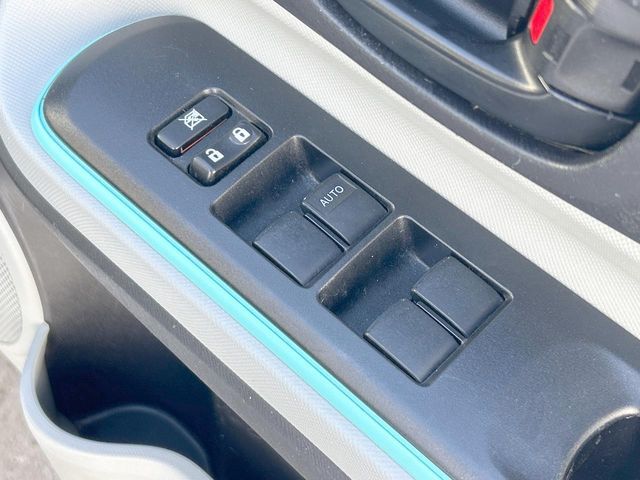 TOYOTA AQUA 2013 Image 31