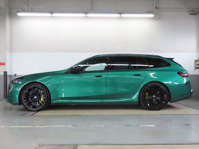 BMW M5 TOURING 2025 Image 31