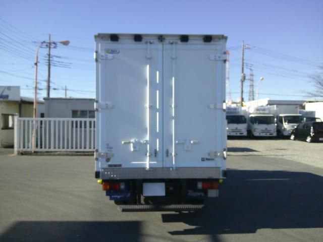 HINO DUTRO 2019 Image 31