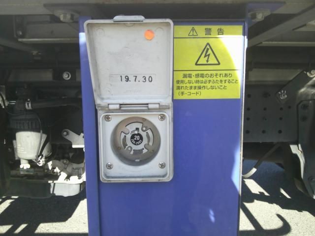 HINO DUTRO 2019 Image 31