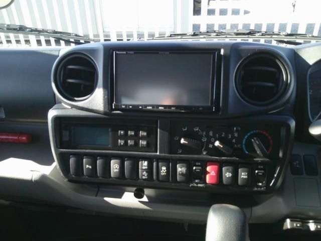 HINO DUTRO 2019 Image 31