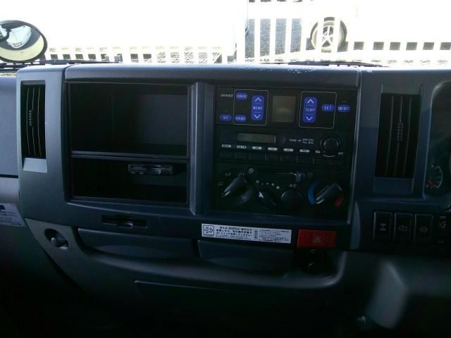 ISUZU ELF 2013 Image 31