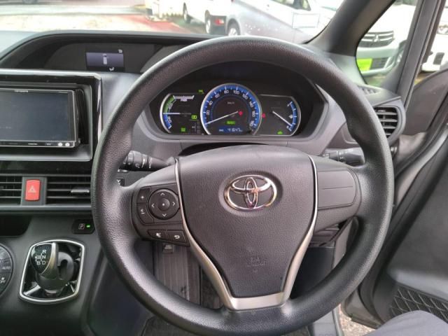 TOYOTA NOAH HYBRID 2015 Image 31