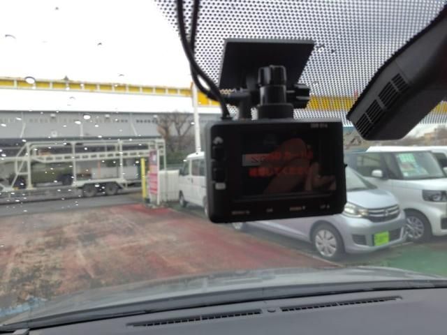 TOYOTA NOAH HYBRID 2015 Image 31