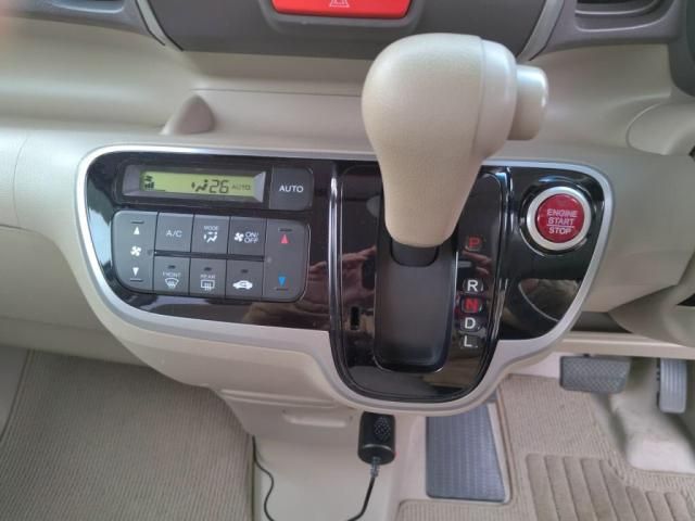 HONDA N BOX 2013 Image 31