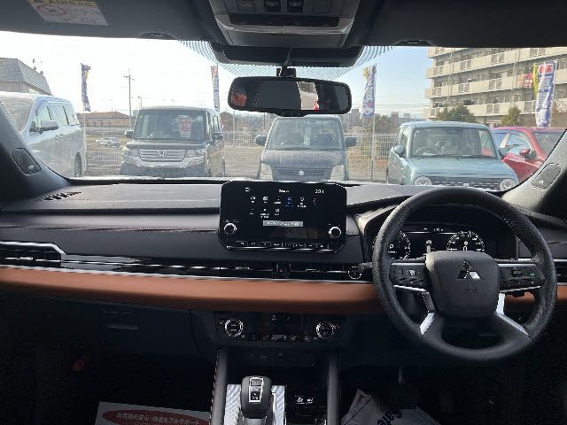 MITSUBISHI OUTLANDER PHEV 2024 Image 31