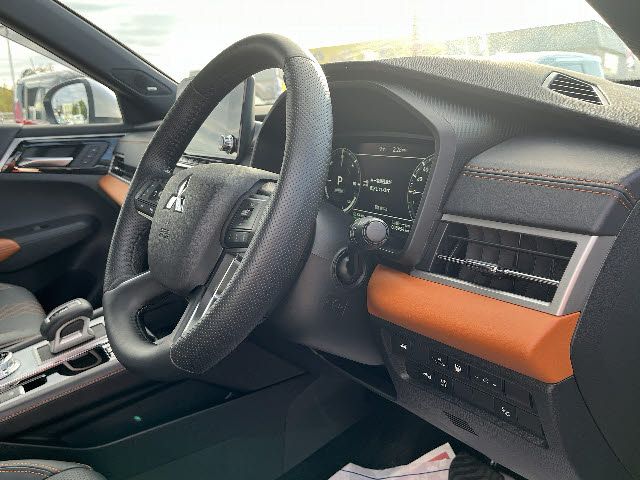 MITSUBISHI OUTLANDER PHEV 2024 Image 31