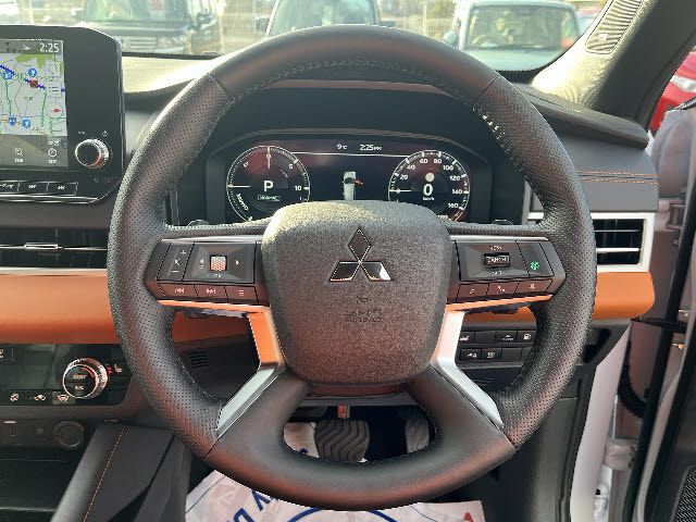 MITSUBISHI OUTLANDER PHEV 2024 Image 31