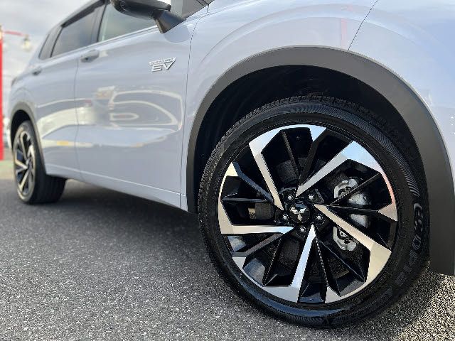 MITSUBISHI OUTLANDER PHEV 2024 Image 31