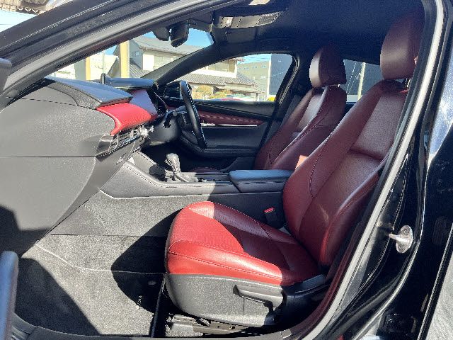 MAZDA 3 FASTBACK 2023 Image 31