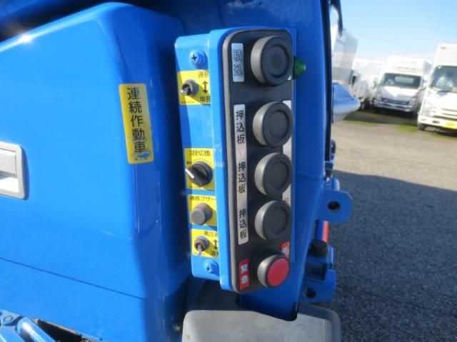 MITSUBISHI CANTER 2024 Image 31