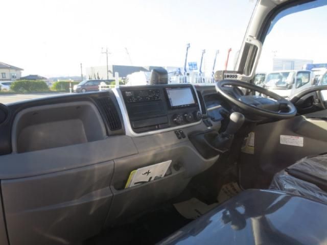 MITSUBISHI CANTER 2024 Image 31