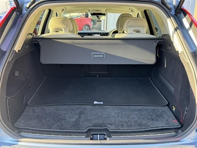 VOLVO XC60 2018 Image 31