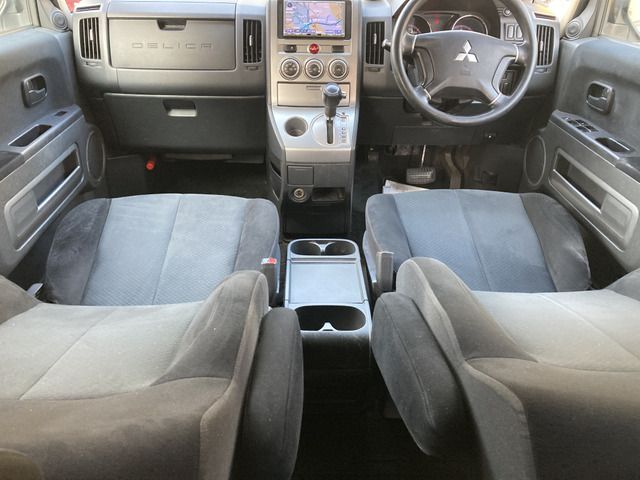 MITSUBISHI DELICA D:5 2WD 2009 Image 31
