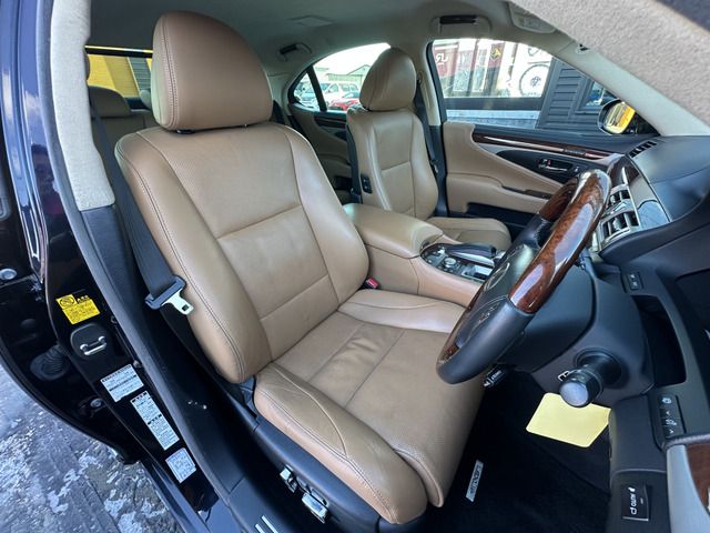 TOYOTA LEXUS LS600H 2015 Image 31