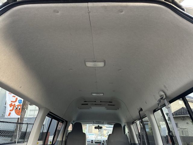 TOYOTA HIACE VAN 4WD 2010 Image 31