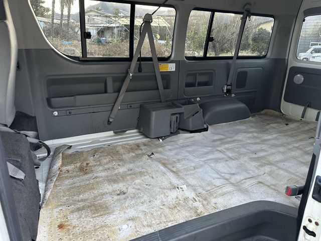 TOYOTA HIACE VAN 4WD 2010 Image 31