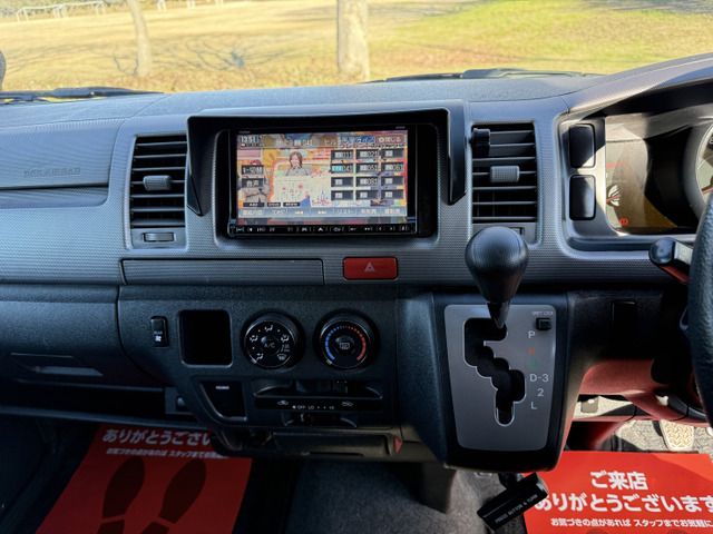 TOYOTA HIACE VAN 4WD 2010 Image 31