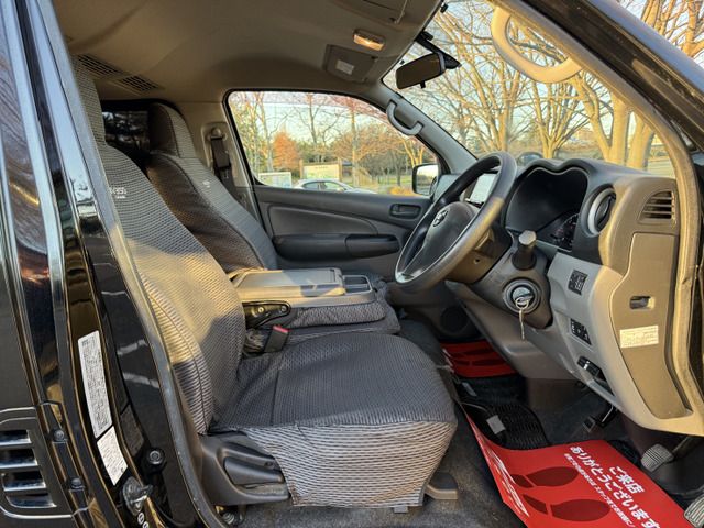 NISSAN NV350 CARAVAN 4WD 2014 Image 31