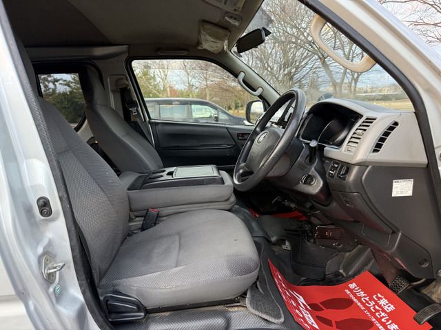 TOYOTA HIACE VAN 4WD 2012 Image 31
