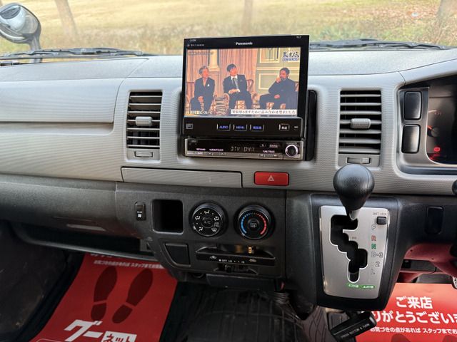 TOYOTA HIACE VAN 4WD 2012 Image 31