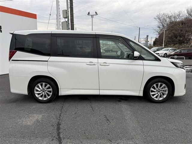 TOYOTA NOAH 2023 Image 31