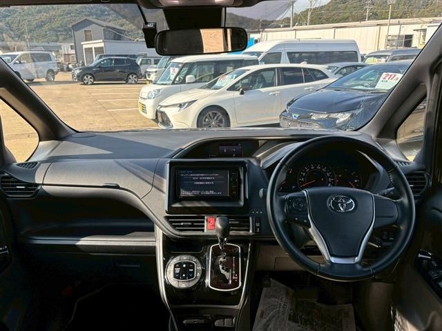 TOYOTA VOXY 2020 Image 31