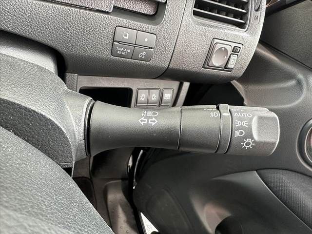 NISSAN SERENA  S-HYBRID 2012 Image 31