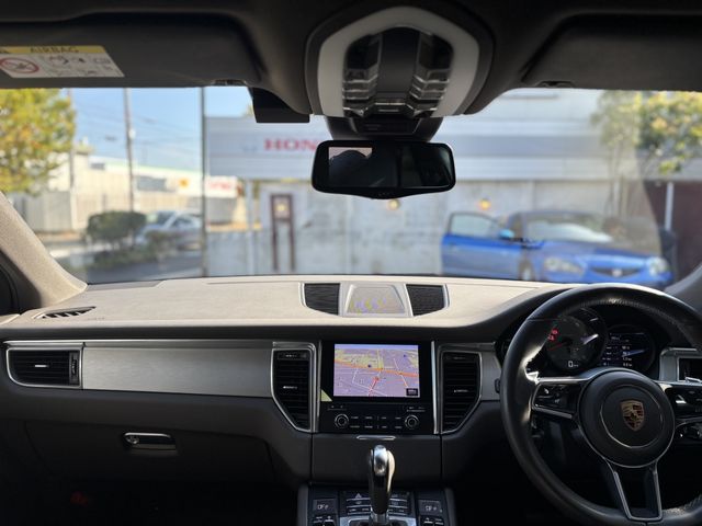 PORSCHE MACAN 2016 Image 31